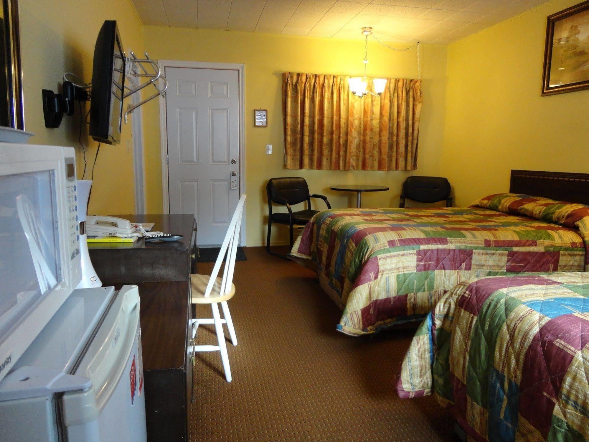 Hillside Inn פמברוק מראה חיצוני תמונה