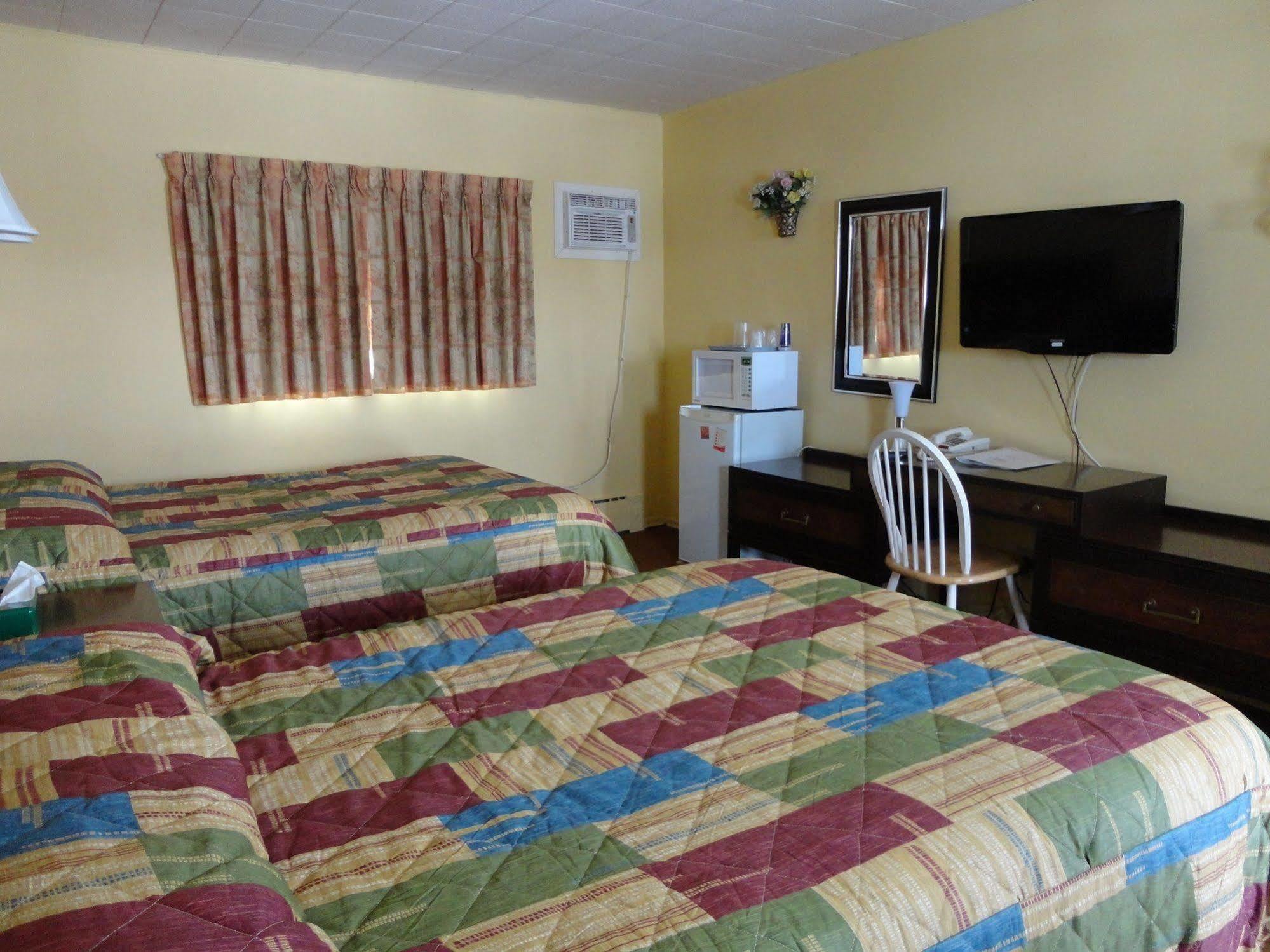Hillside Inn פמברוק מראה חיצוני תמונה