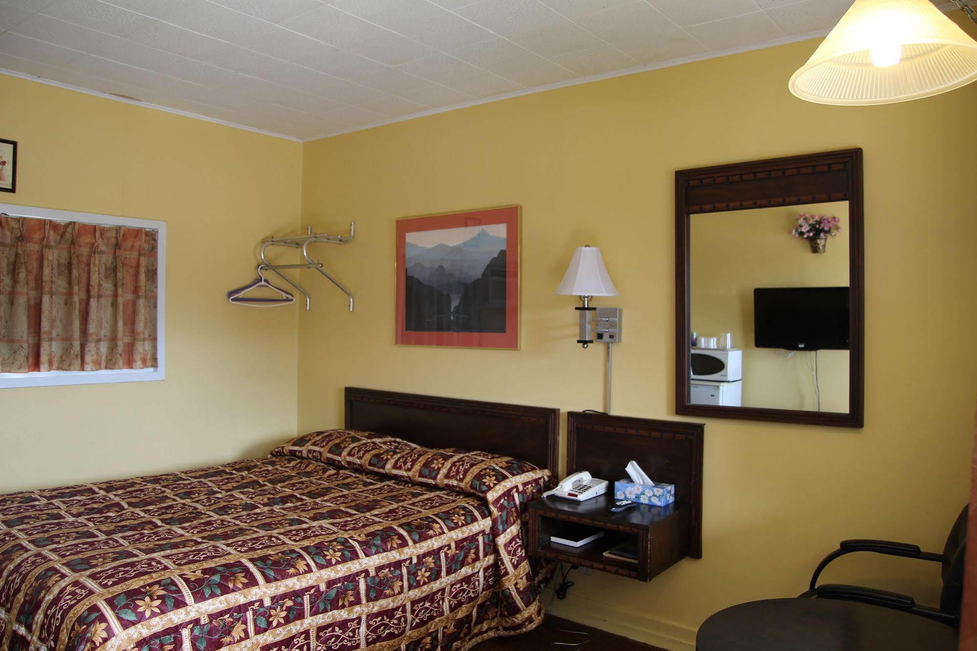 Hillside Inn פמברוק מראה חיצוני תמונה